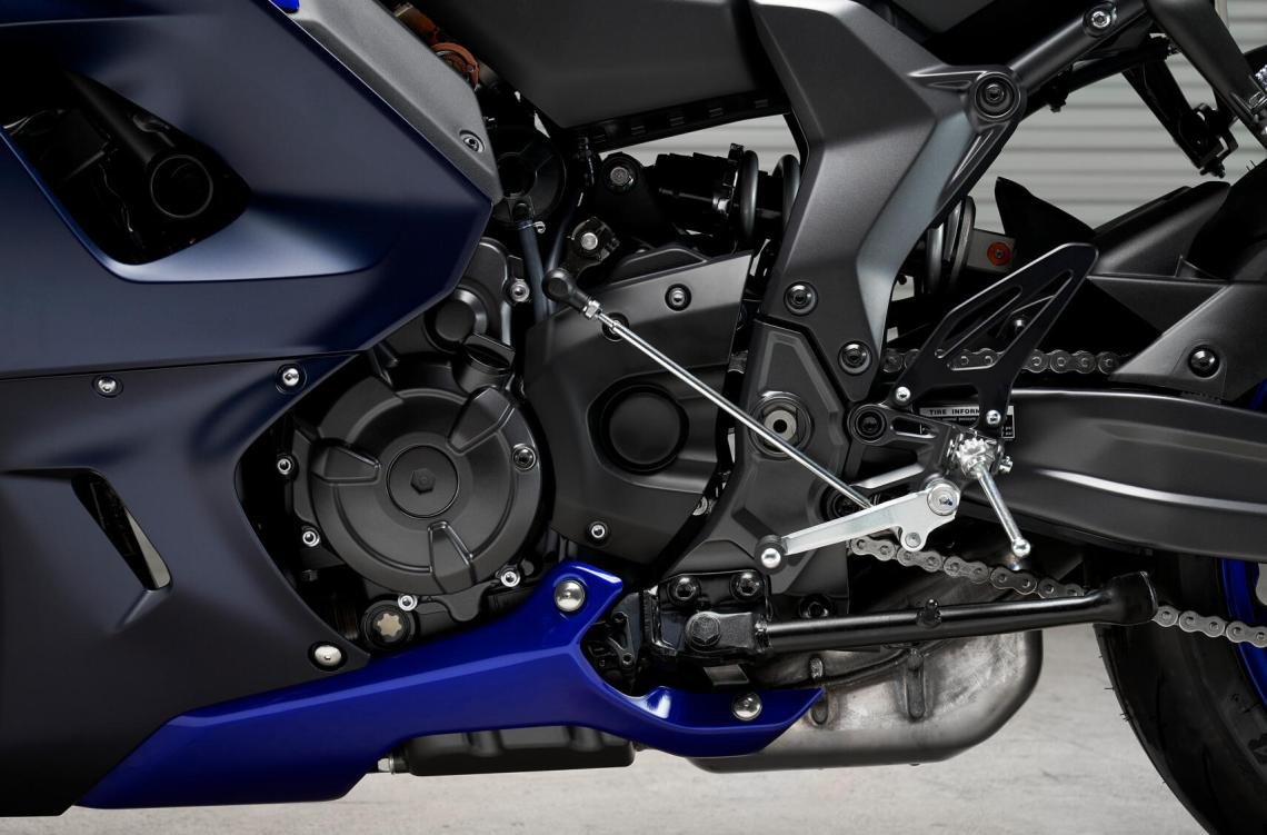 YZF-R7