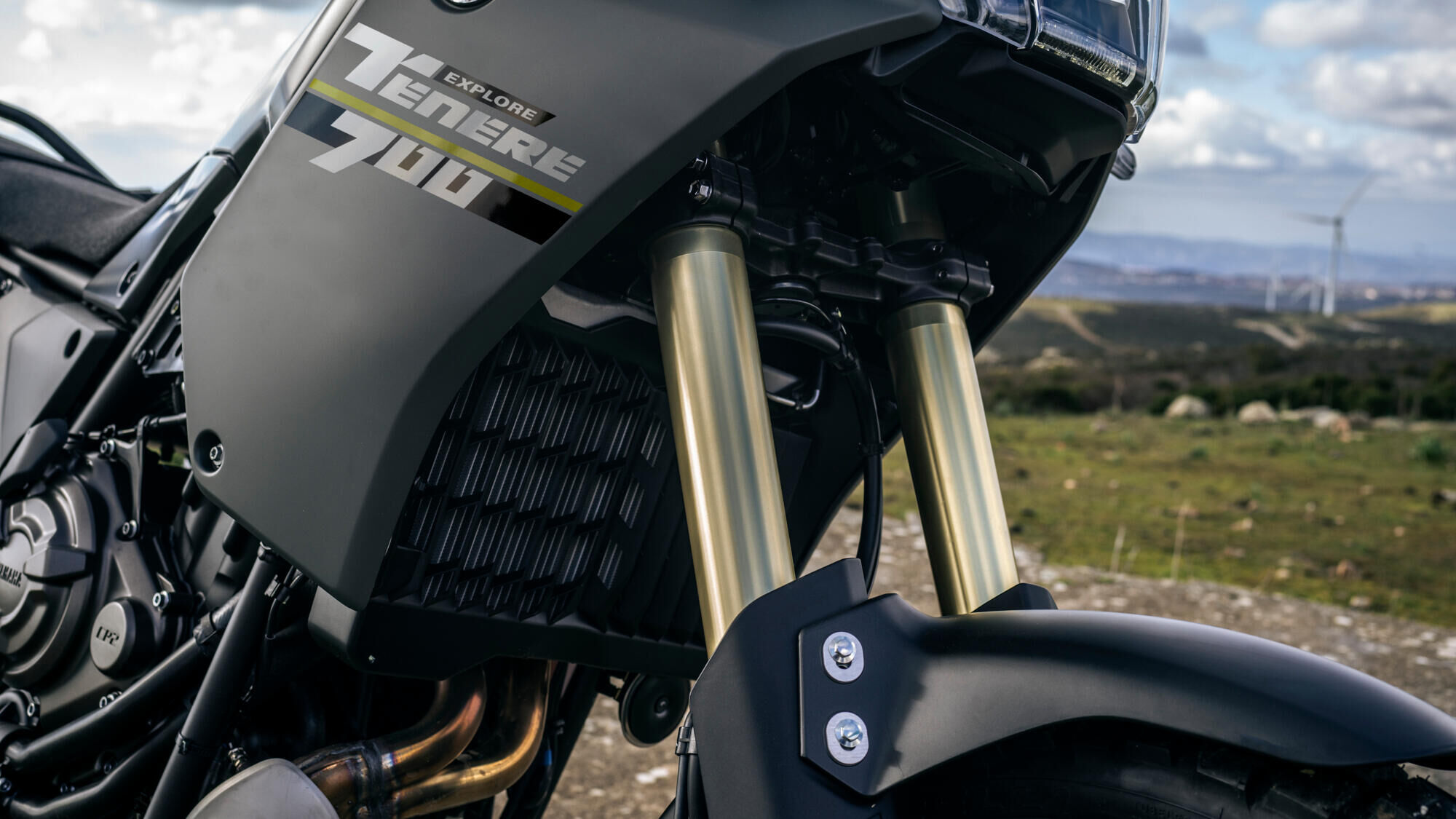 Обновленная вилка KYB диаметром 43 мм 